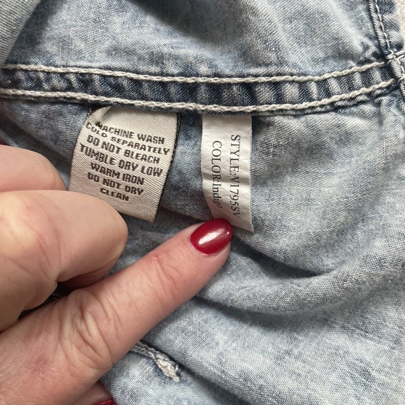 Ryan Michael Western Shirt Women Small Blue Embroidered Floral Denim Skull Top - Picture 10 of 10